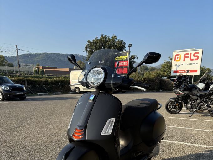 PIAGGIO VESPA SS 300 4