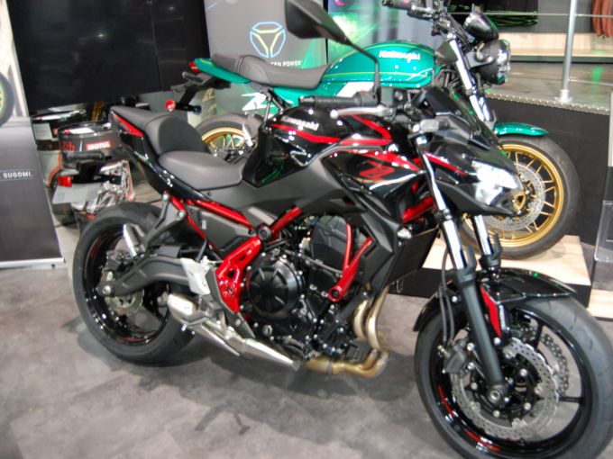 KAWASAKI Z 650 (47.5CV) 4