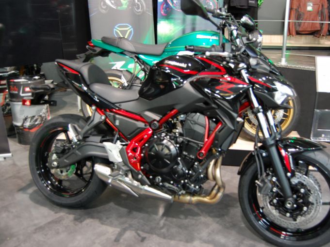 KAWASAKI Z 650 (47.5CV) 4