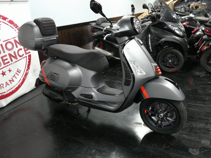 VESPA GTS 125IE SUPER 4