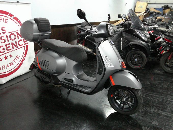 VESPA GTS 125IE SUPER 4