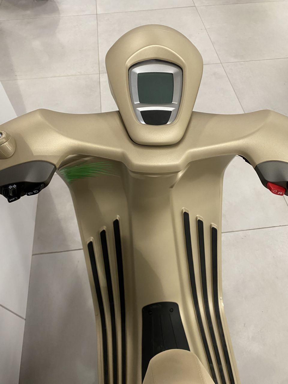 VESPA 946 ABS-ASR 125 4