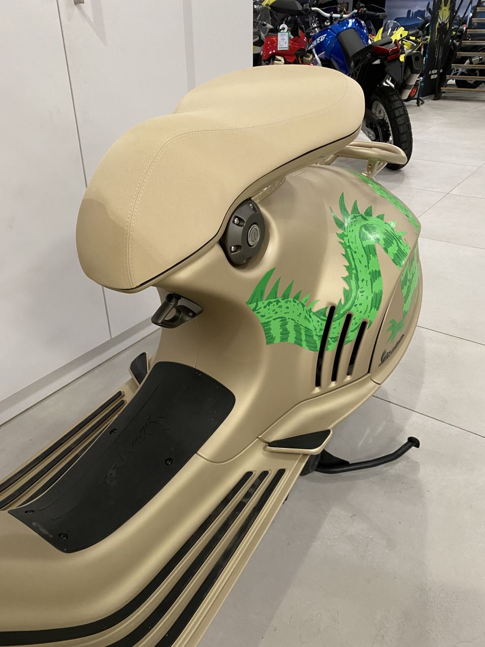 VESPA 946 ABS-ASR 125 4