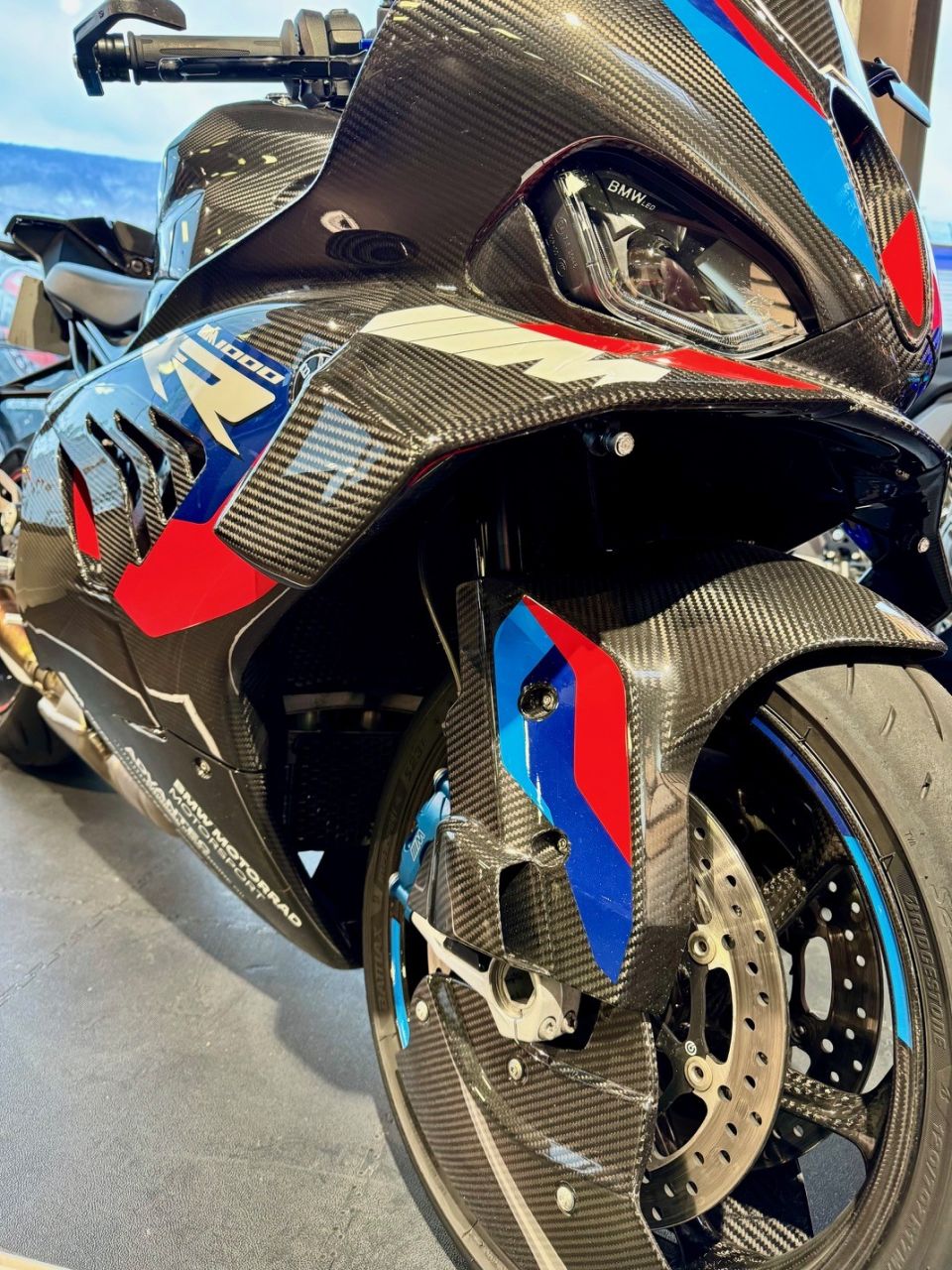 BMW M 1000RR 4