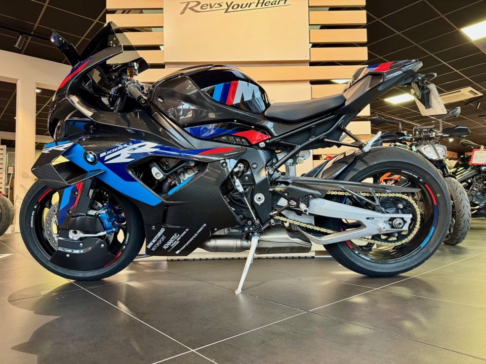 BMW M 1000RR 4