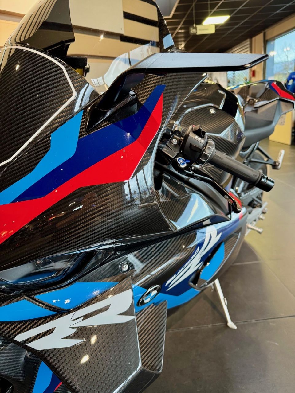 BMW M 1000RR 4