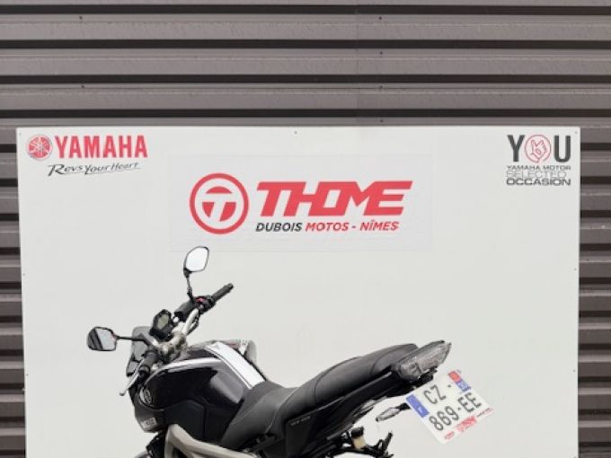 YAMAHA MT-09 4