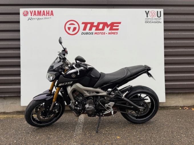 YAMAHA MT-09 4