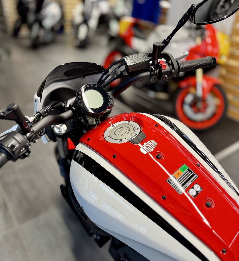 YAMAHA XSR 700 4
