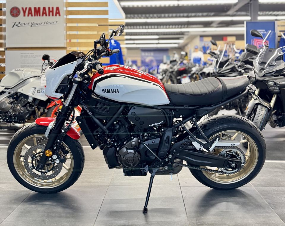 YAMAHA XSR 700 4