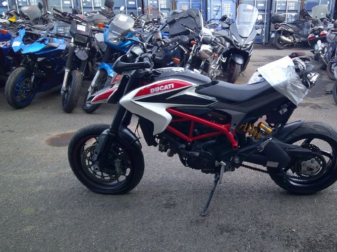 DUCATI HYPERMOTARD 4