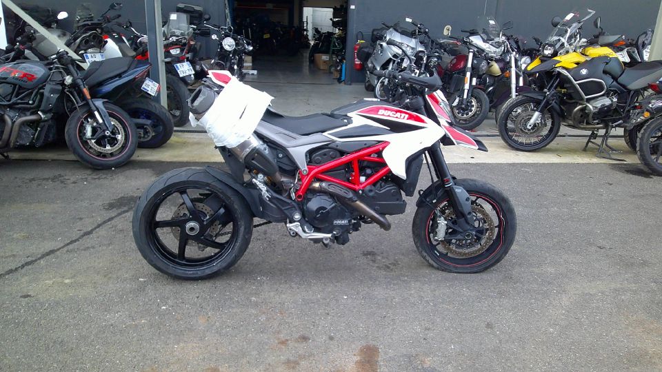 DUCATI HYPERMOTARD 4