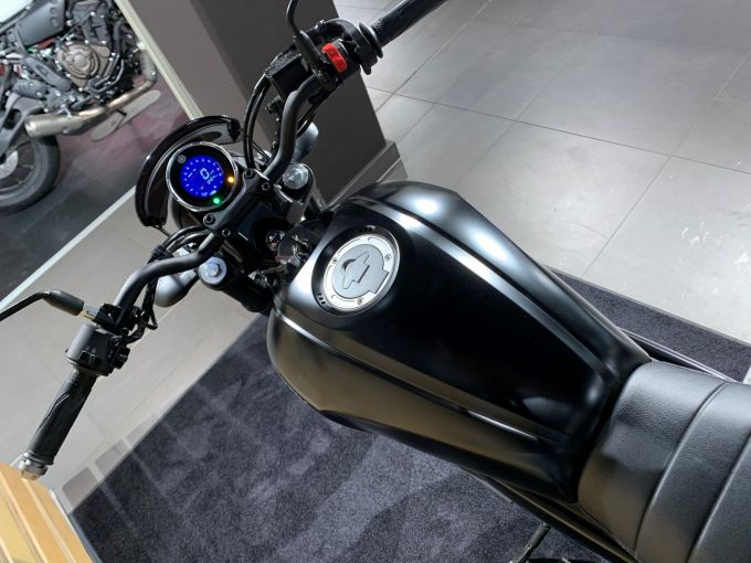 YAMAHA XSR 125 4