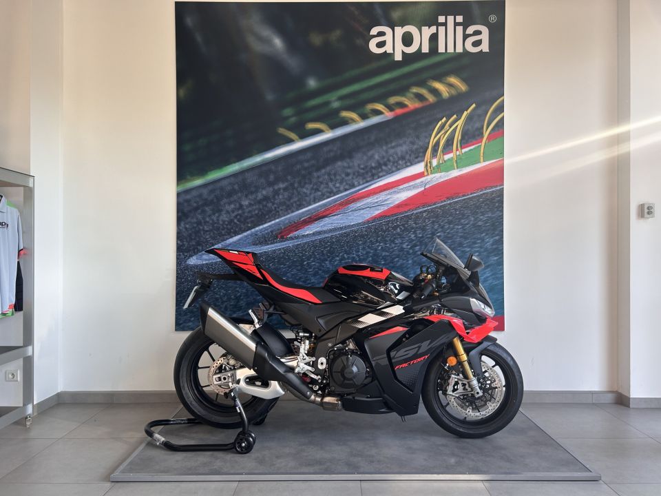 APRILIA RSV4 1100 FACTORY 4