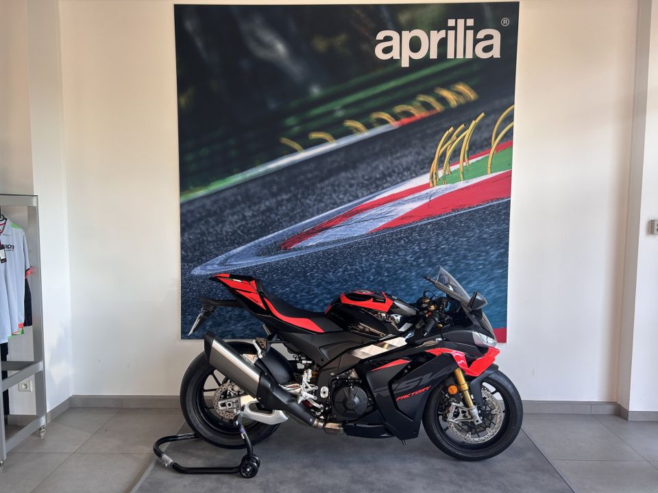 APRILIA RSV4 1100 FACTORY 4