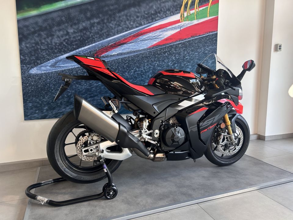 APRILIA RSV4 1100 FACTORY 4