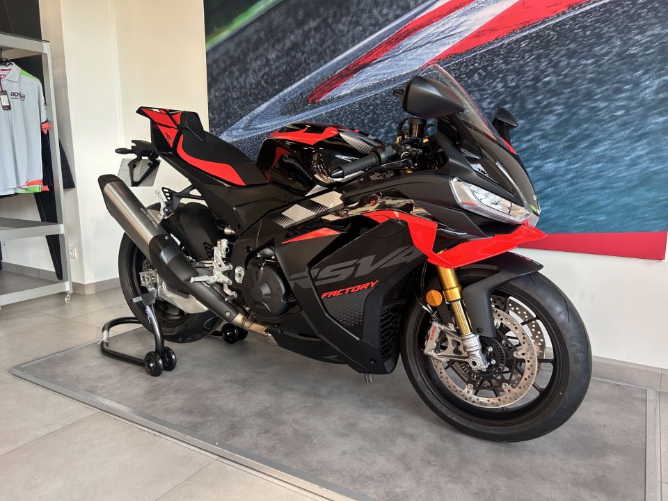 APRILIA RSV4 1100 FACTORY 4