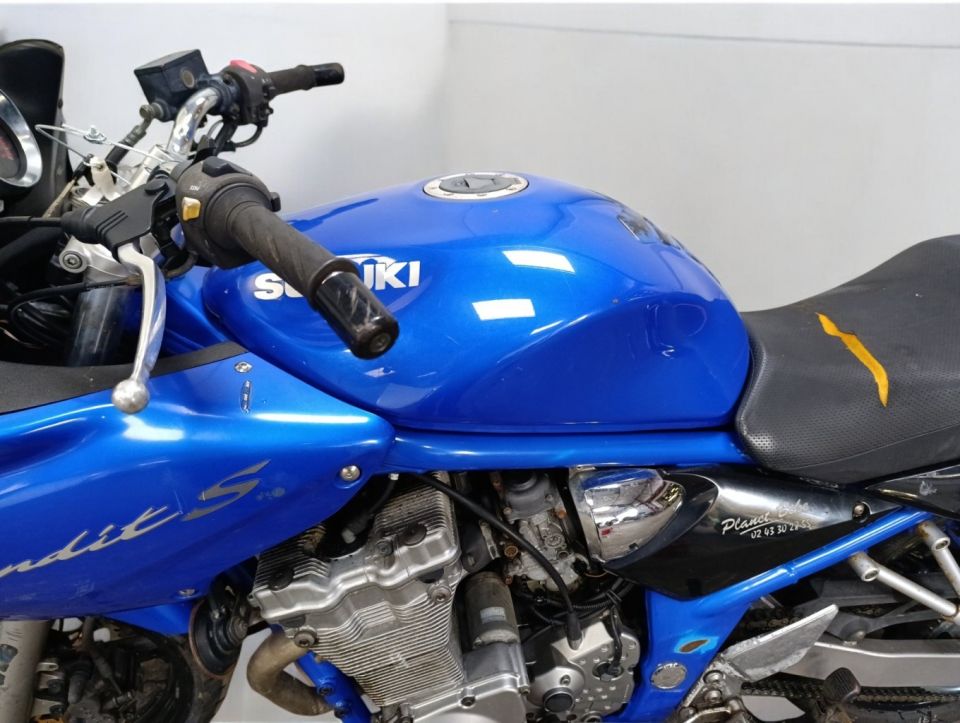 SUZUKI GSF 600 BANDIT 4