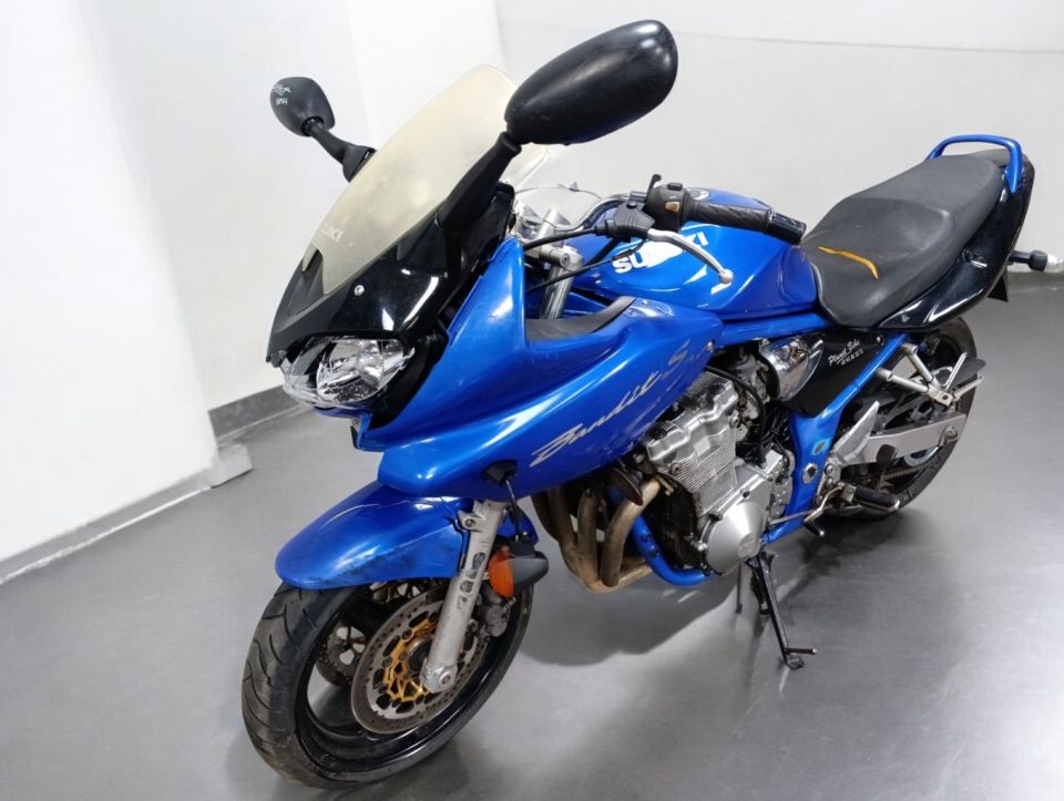 SUZUKI GSF 600 BANDIT 4