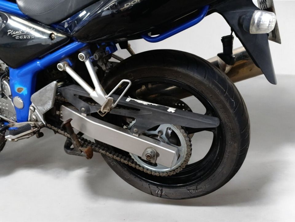 SUZUKI GSF 600 BANDIT 4