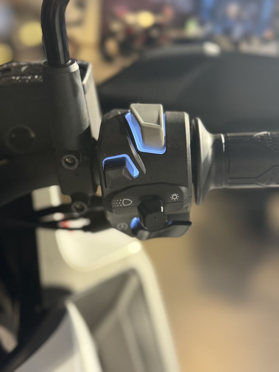 MOTO MORINI X-cape 650 4