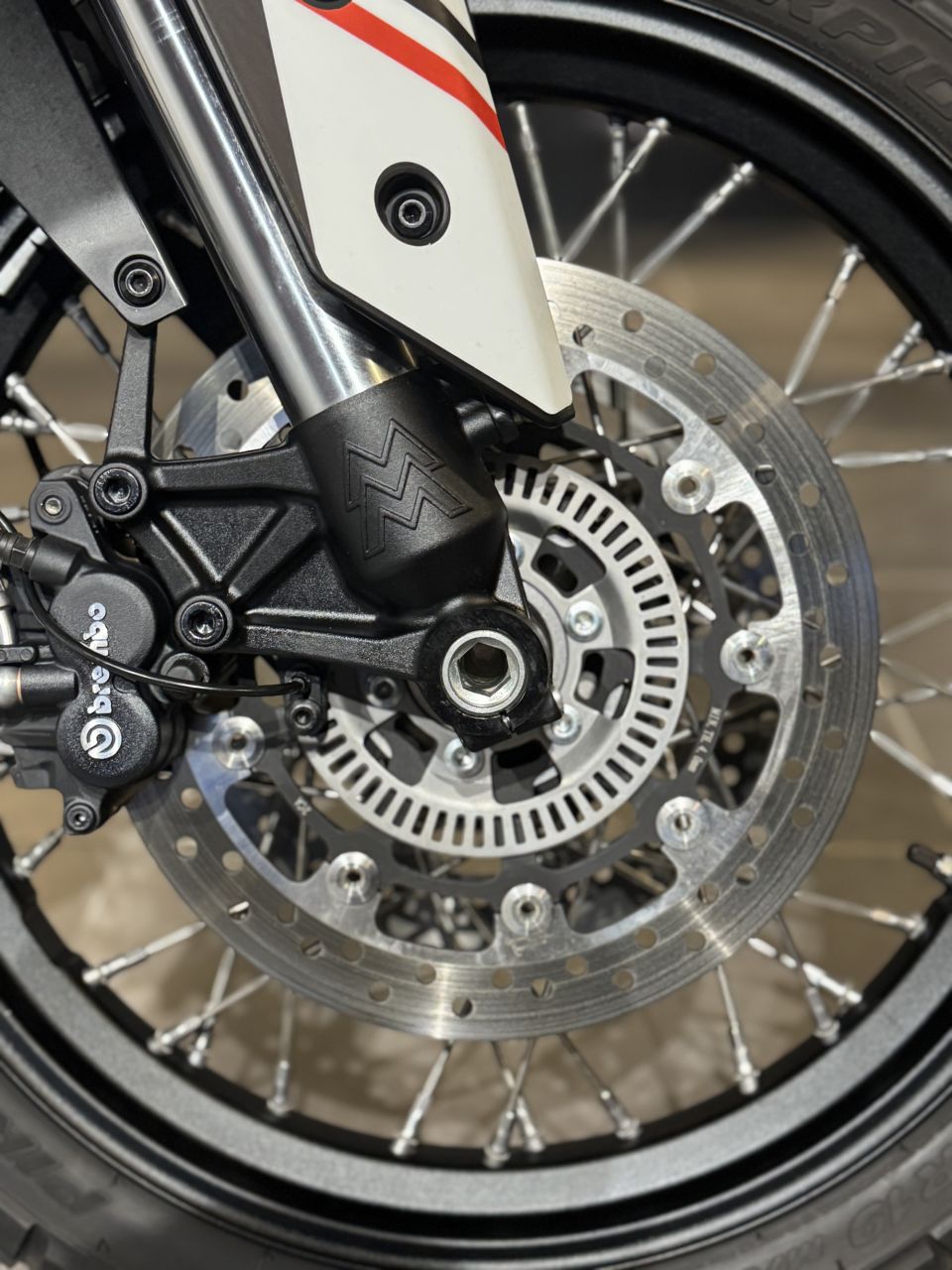 MOTO MORINI X-cape 650 4