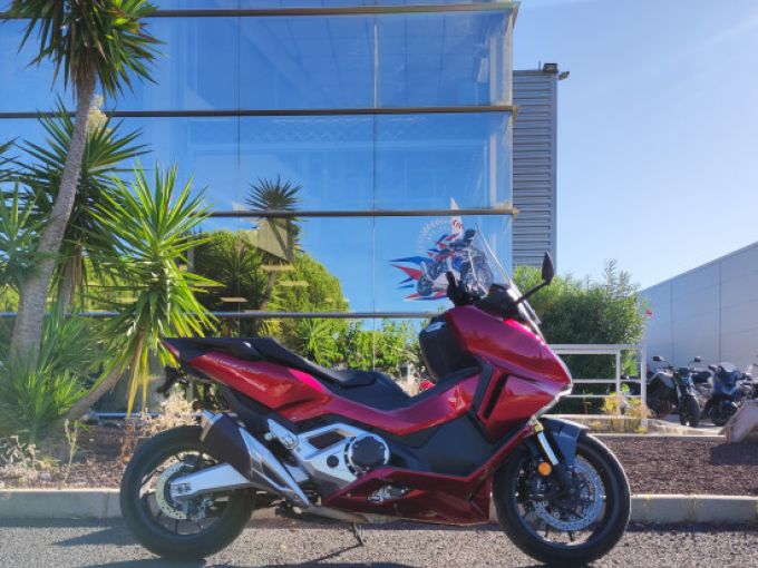 HONDA FORZA 750 4