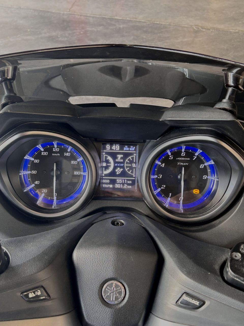 YAMAHA XP T-MAX 560 TECH MAX 4