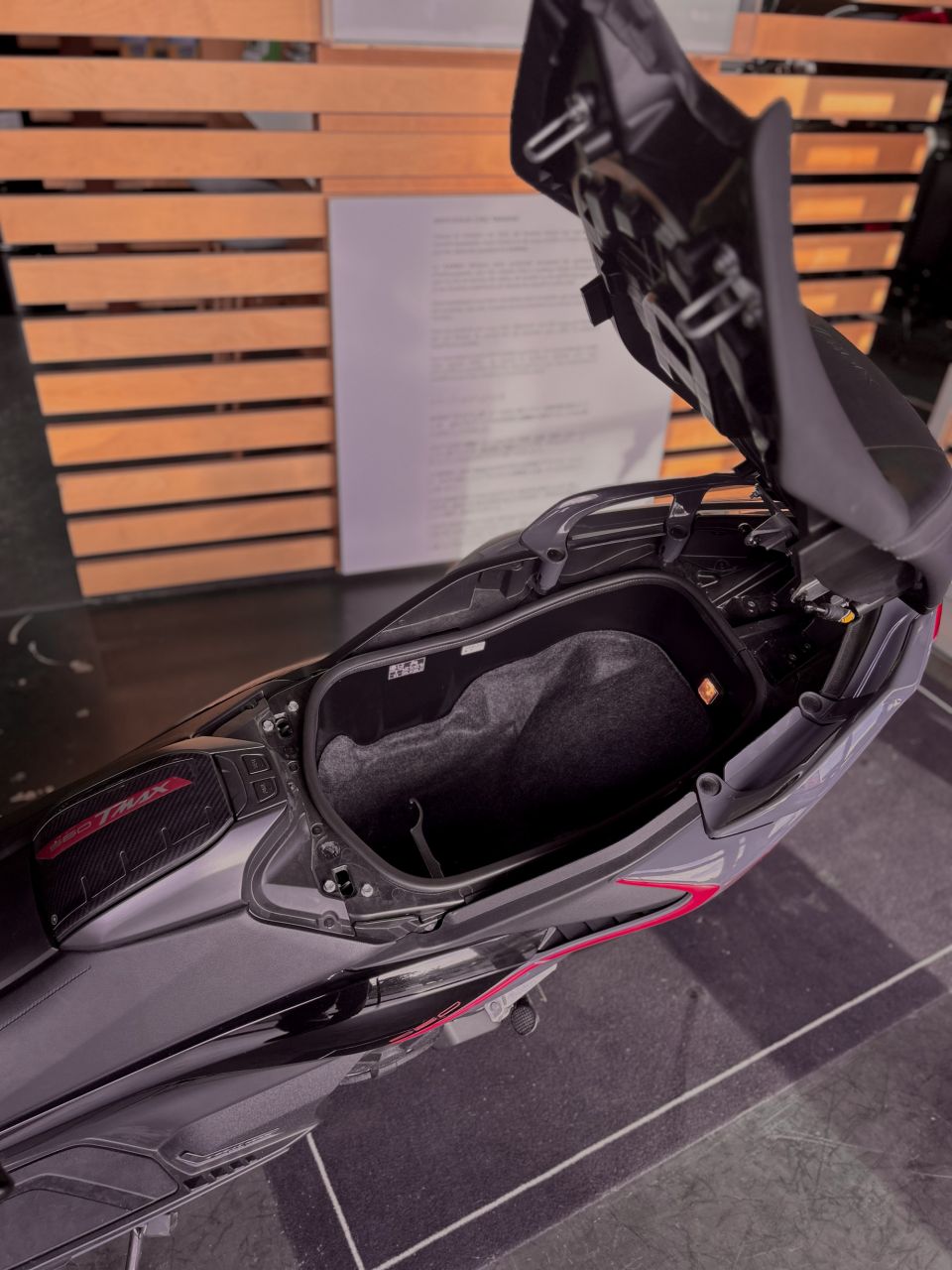 YAMAHA XP T-MAX 560 TECH MAX 4