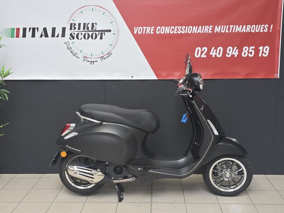 VESPA PRIMAVERA 125 4