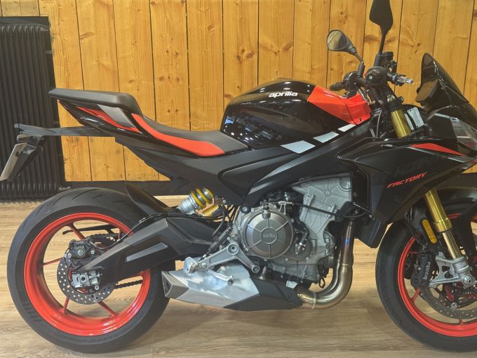 APRILIA TUONO 660 FACTORY 4