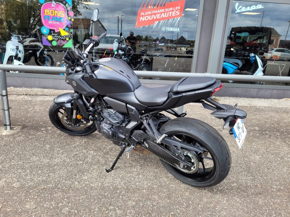YAMAHA MT-07 Y-AMT 4