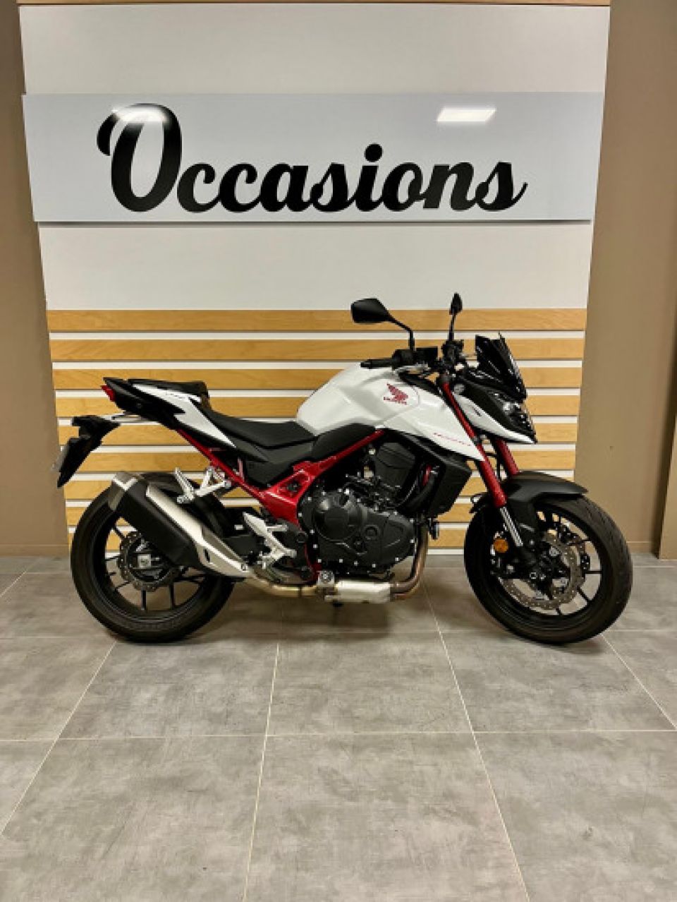 HONDA CB750 HORNET 4