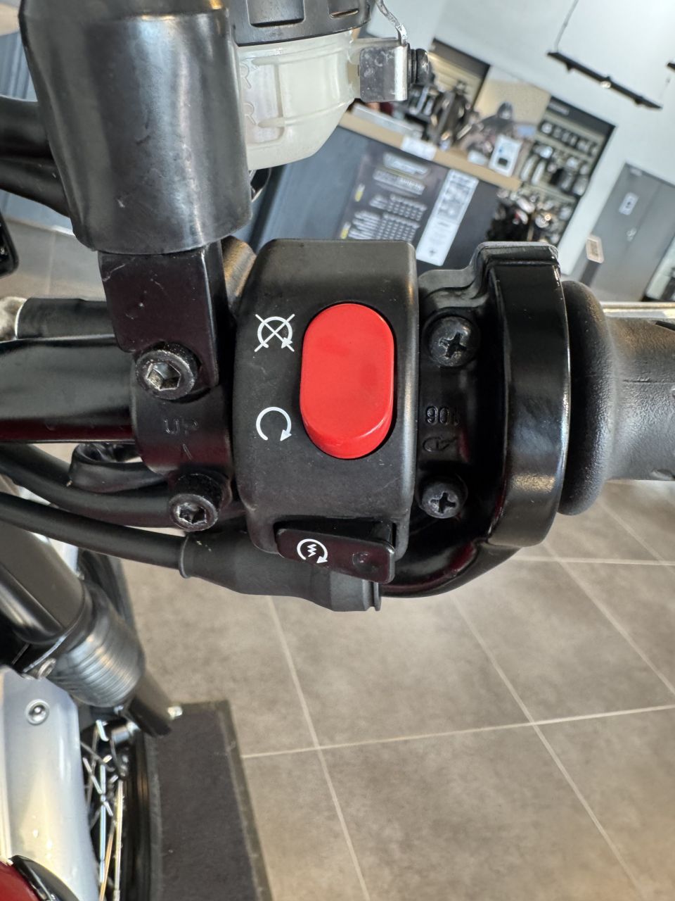 TRIUMPH SCRAMBLER 900 4