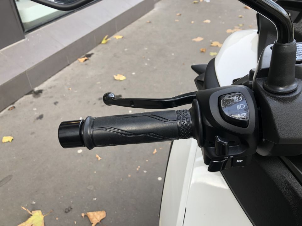 YAMAHA TRICITY 300 4