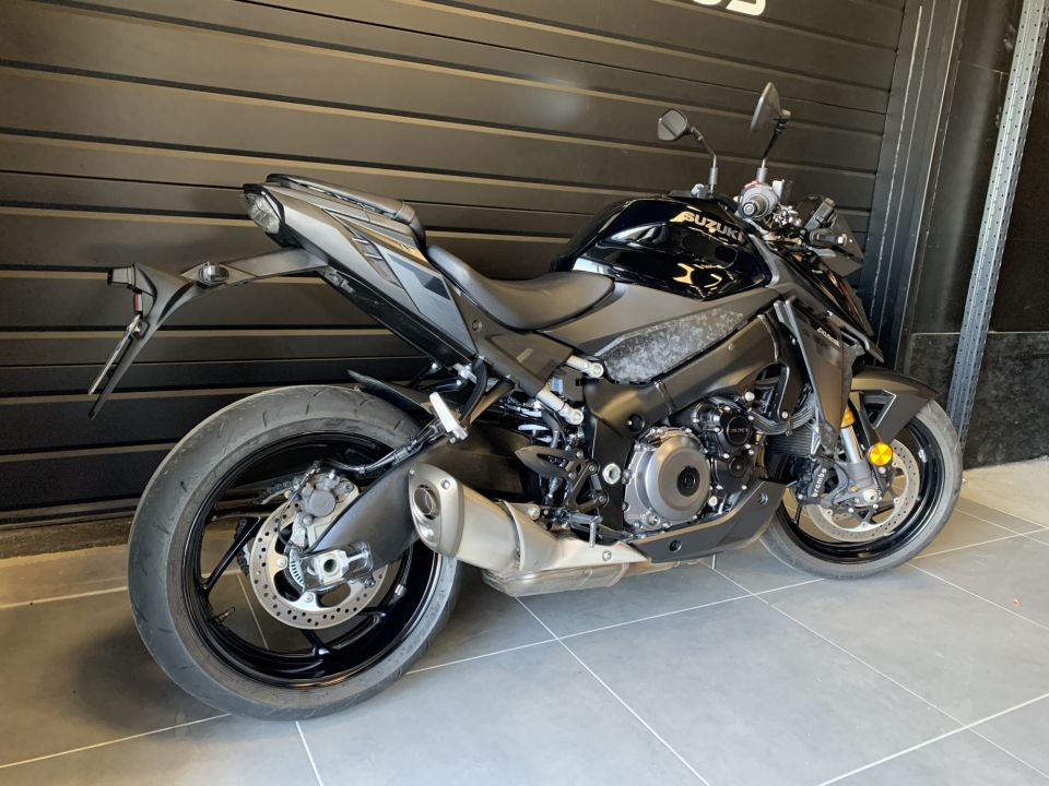 SUZUKI GSX-S 1000 4