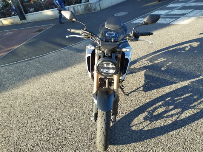 HONDA CB 125 R 4