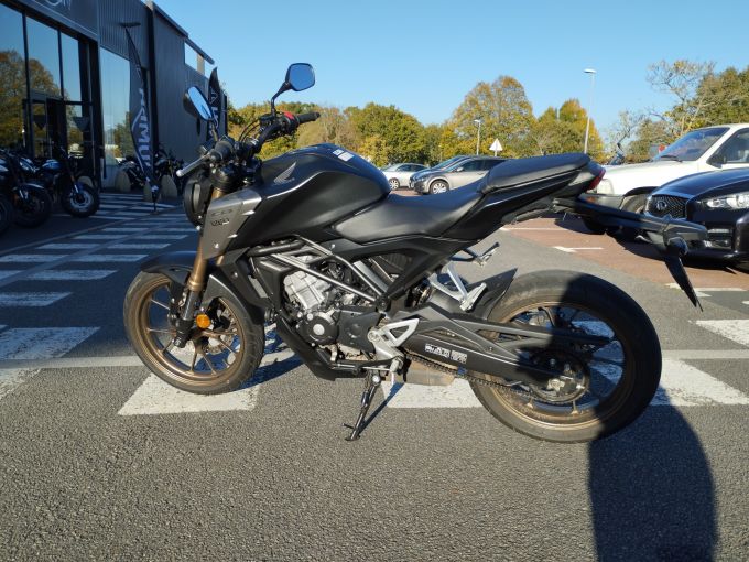 HONDA CB 125 R 4