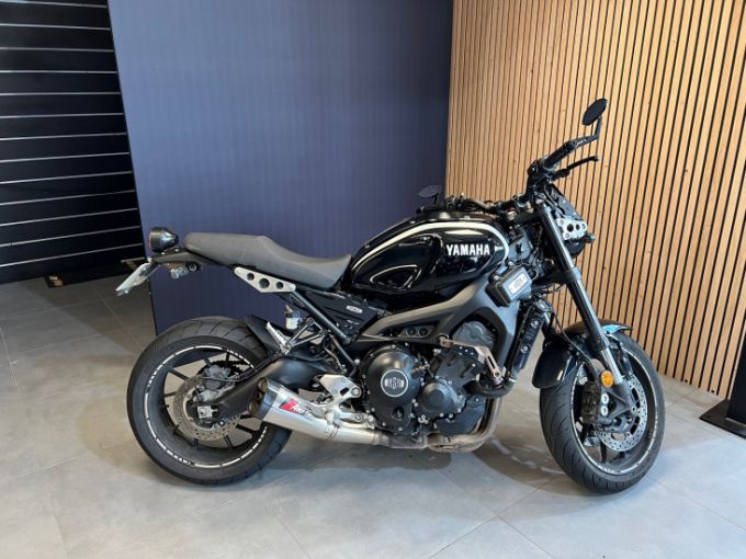 YAMAHA XSR  900 4