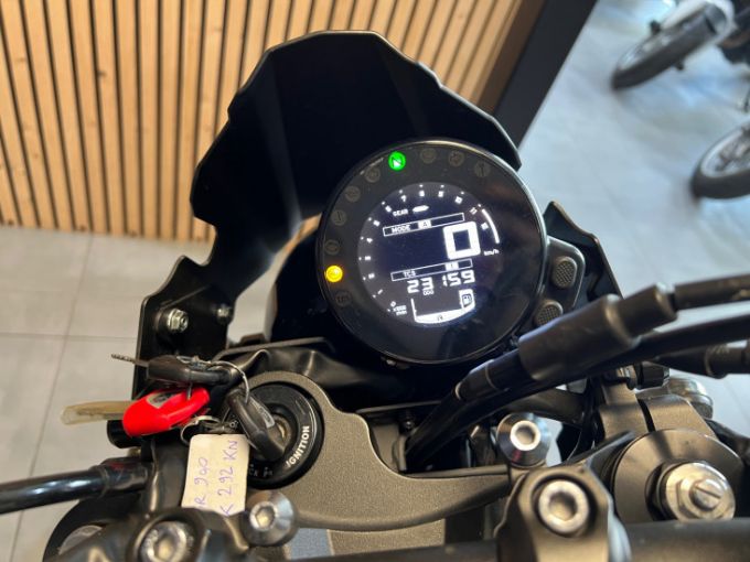 YAMAHA XSR  900 4