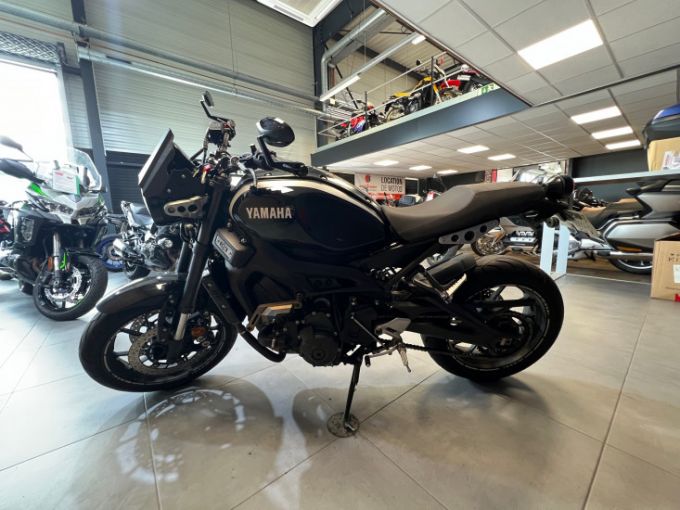 YAMAHA XSR  900 4