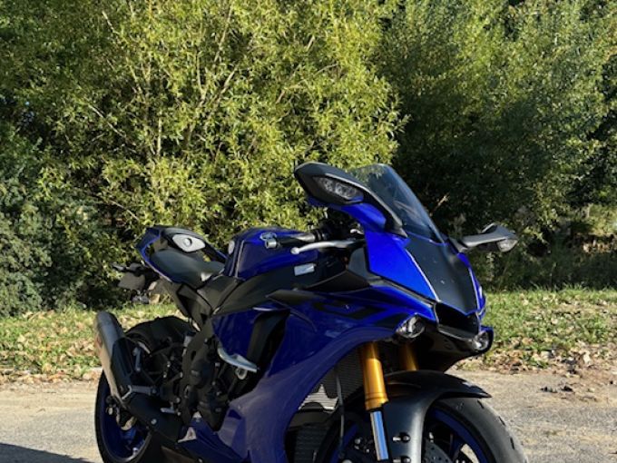 YAMAHA YZF 1000 R1 4