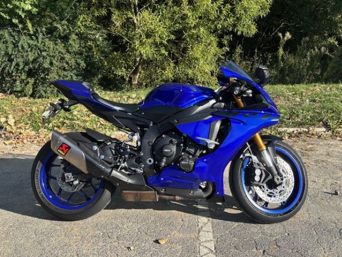 YAMAHA YZF 1000 R1 4