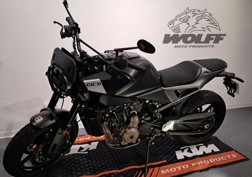 HUSQVARNA SVARTPILEN 801 4