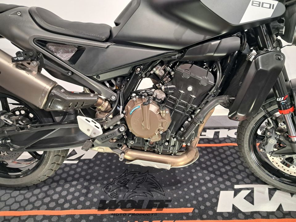 HUSQVARNA SVARTPILEN 801 4