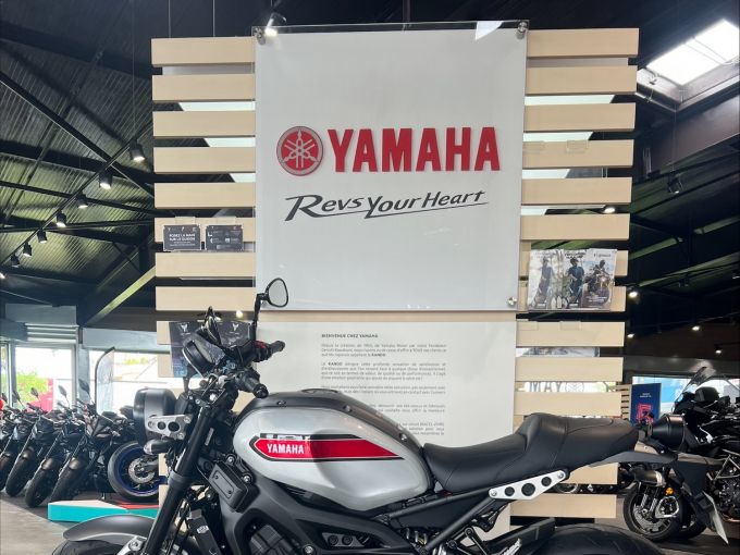 YAMAHA XSR 900 4