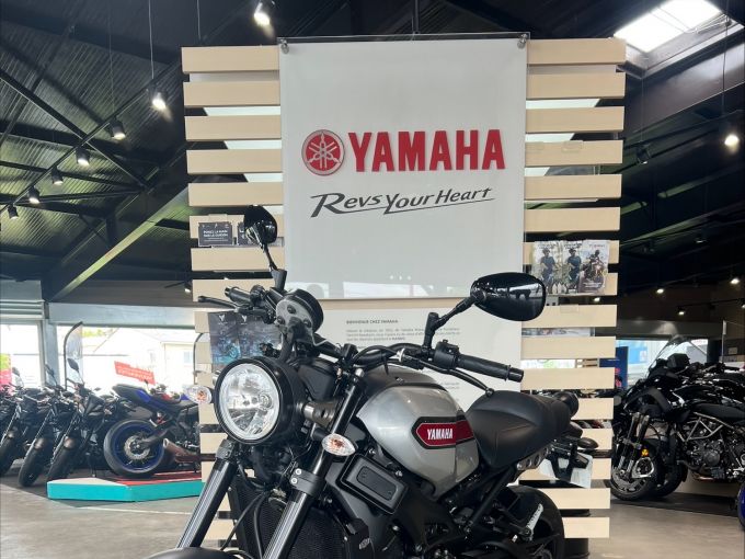 YAMAHA XSR 900 4