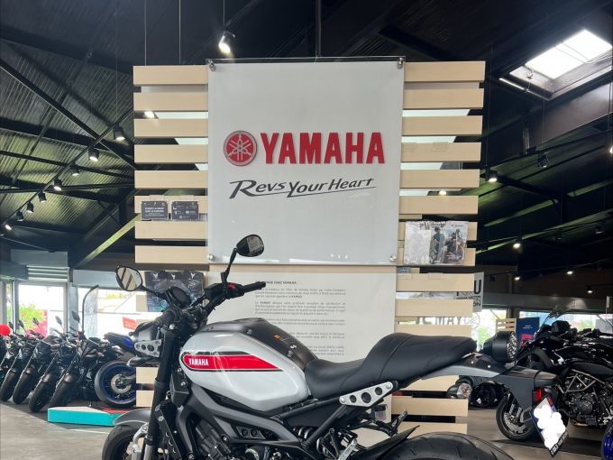 YAMAHA XSR 900 4