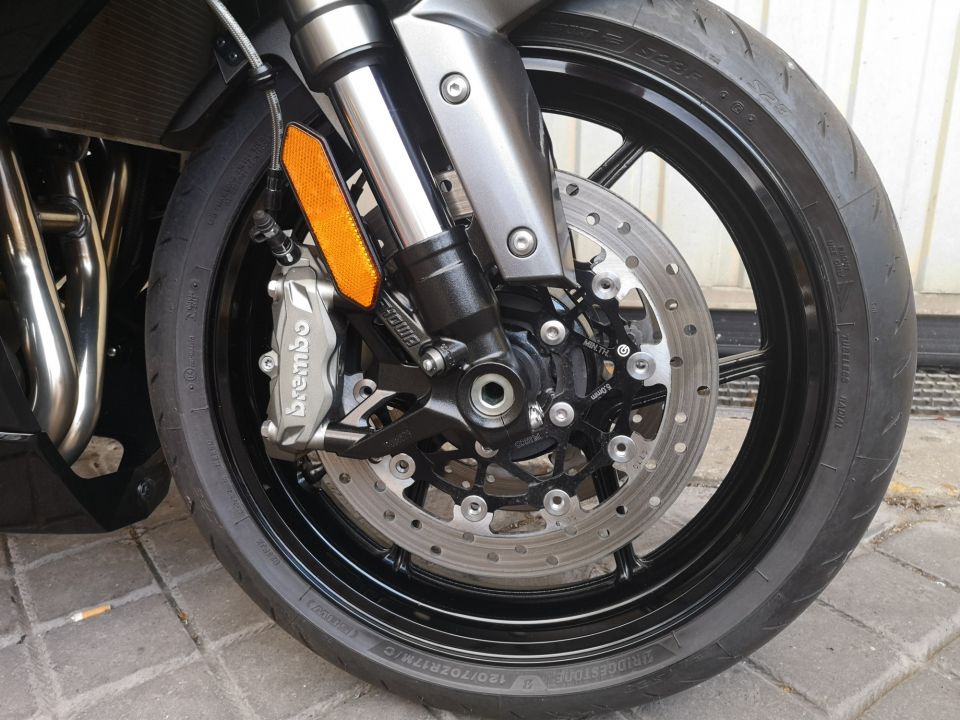 KAWASAKI NINJA 1100 SX SE 4