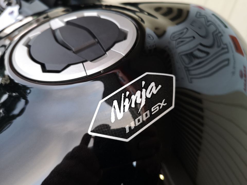 KAWASAKI NINJA 1100 SX SE 4